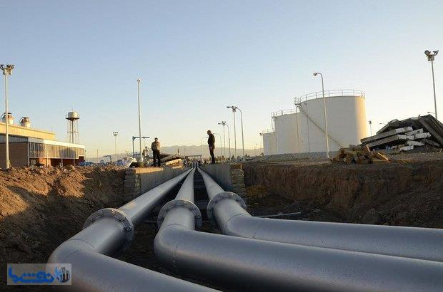 نشت نفت در محدوده میدان فرودگاه اهواز
