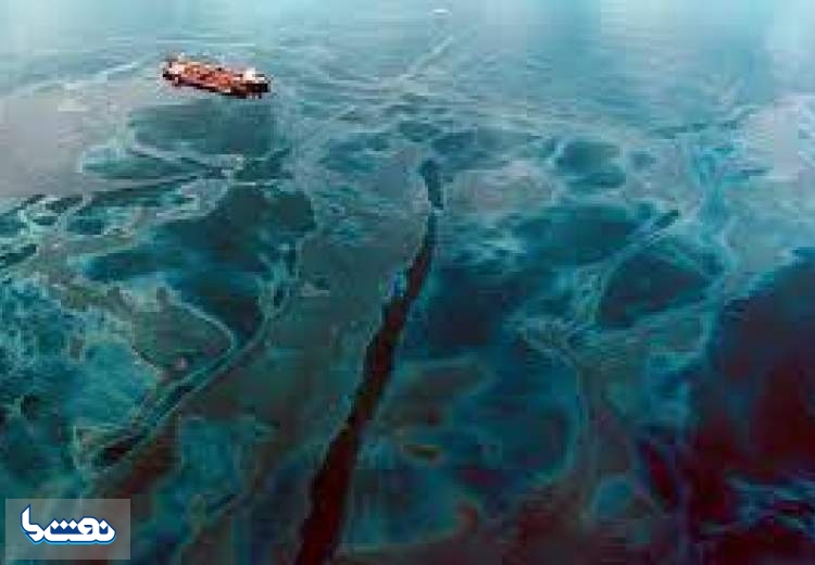 آلودگی نفتی سکوی فروزان در حال پاکسازی است